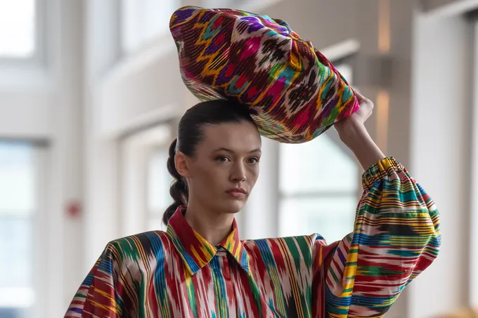 AzukarMoreno преставила в Нью-Йорке коллекцию «SARPA — Караван приданого»