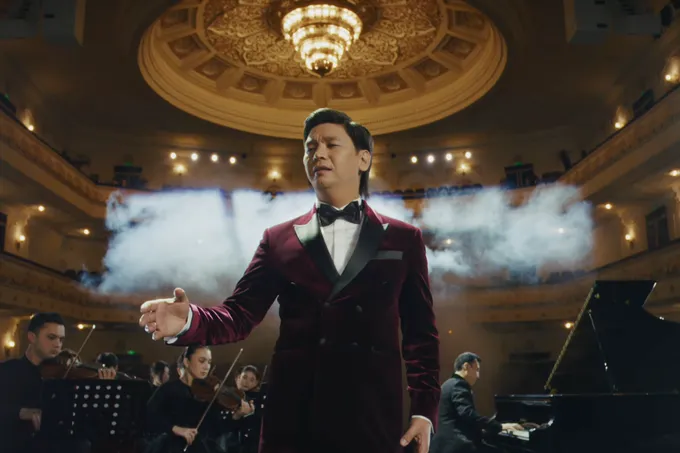 Женисбек Пиязов представил новую песню Yonimda boʻlgin