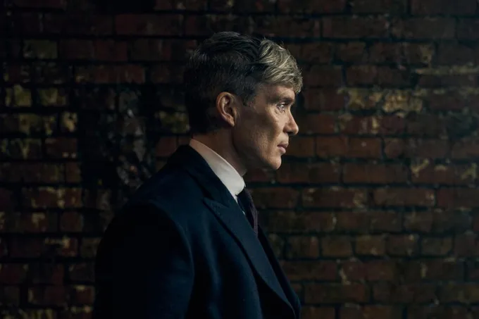 Правильное завершение сериала: обзор фильма «Острые козырьки: Бессмертный человек»