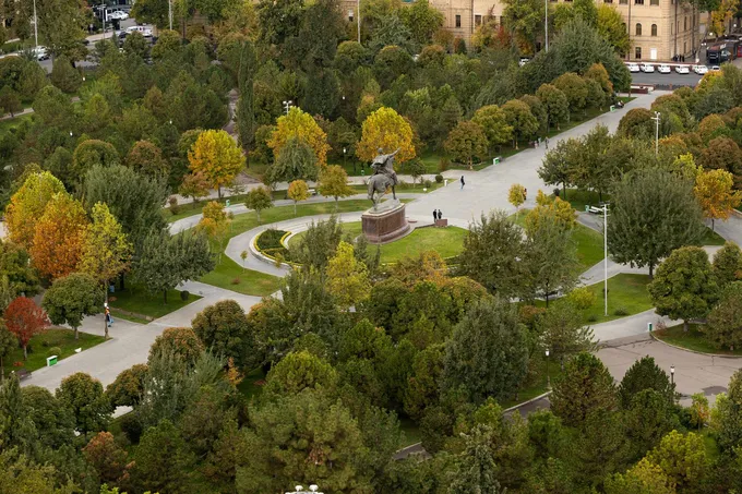 Сквер Амира Темура в Ташкенте временно закрыли