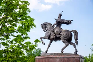 Как обновили сквер Амира Темура в Ташкенте 2026. Фото