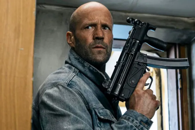 Джейсон Стэйтем в первом трейлере боевика «Мятеж»