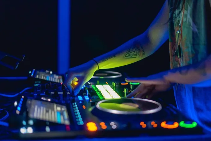 Вечеринки в Twelve