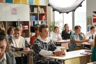 Не одна дома 3. Выпускной