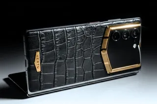 VERTU выпустила складной смартфон за полмиллиарда с ИИ-агентом для бизнеса