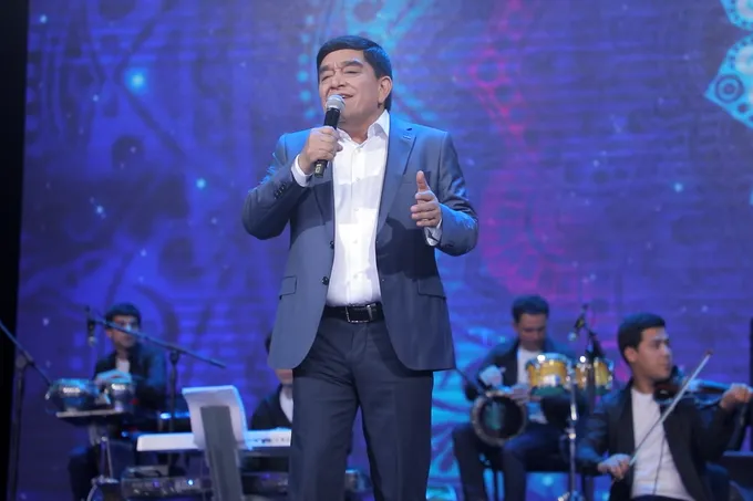 "Toʻy egasi pul qistirsa, oʻzining choʻntagidan qistiryapti": Xurshid Rasulov atrofida nimalar sodir boʻlmoqda?