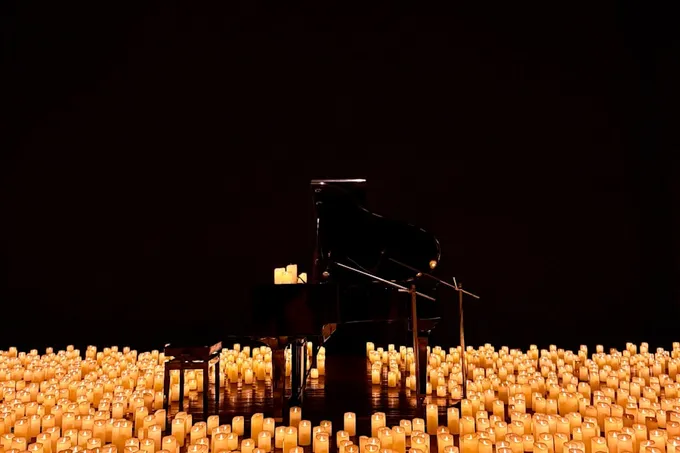Candle Fire: Einaudi konserti