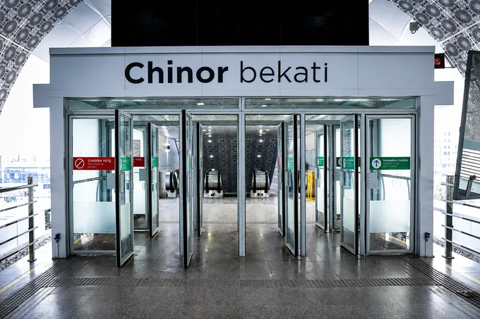 Станция метро «Чинор» снова открыта после реконструкции