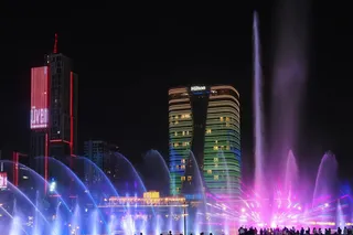 Tashkent City sayilgohida 90-yillar diskotekasi