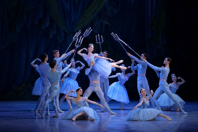 A.Y.Vaganova nomidagi Rus balet akademiyasining yosh san’atkorlari chiqishi