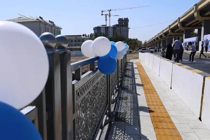 В Сергели открыли новый мост между двумя махаллями