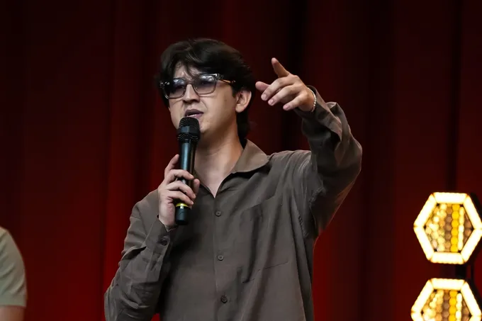 Weekend Stand-up