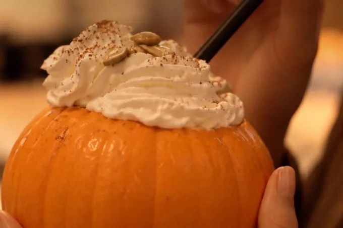 Акция Pumpkin Latte в «Тепло»