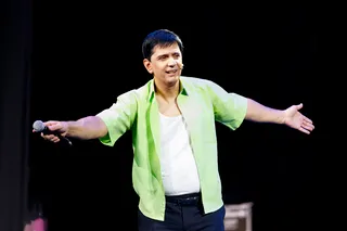 “Muxlislar bilan “Begona bahor”ni esladik”. Anvar Sobirovning 2026-yilgi konserti qanday o‘tdi?